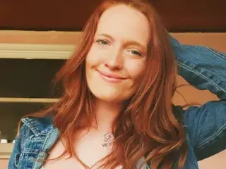 RedFoxxx92  live sex cam
