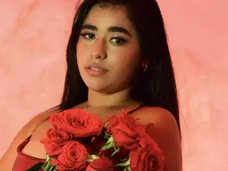Sophiia77  live sex cam