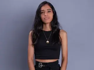 LauraUsagi  live sex cam