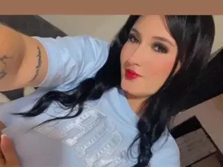 MegamRoux  live sex cam