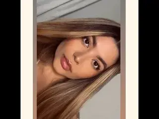 Laura_Montoy  live sex cam