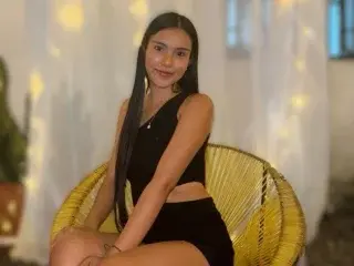 Nahomy_park18  live sex cam