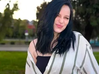 LeahBrookss  live sex cam