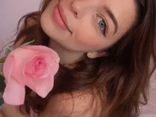 LizDeusaa  live sex cam