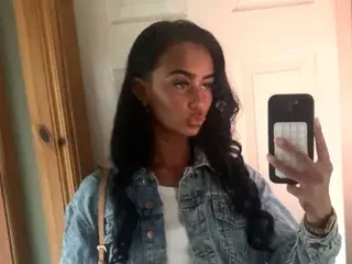 Adorableariax  live sex cam