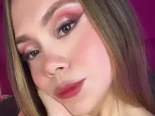 SaraHarris67  live sex cam