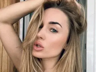 Tina_a  live sex cam