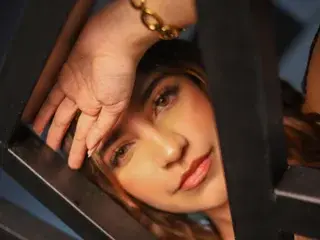 VictoriaJoliegb  live sex cam