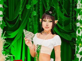 StellarBaddie  live sex cam