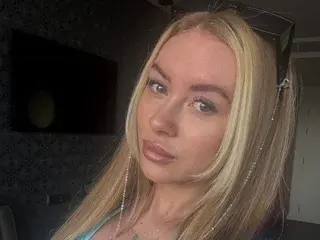 GiGiREDX  live sex cam