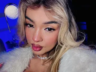 Melissakovalenko  live sex cam