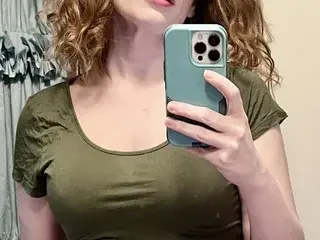 GingerSnap1985  live sex cam