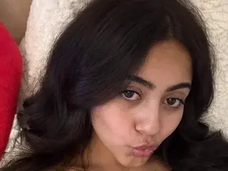 Latinadulcemami  live sex cam