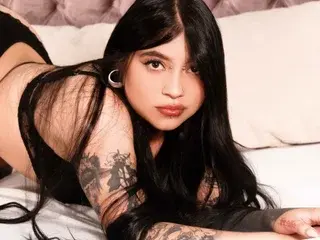 RavenKors  live sex cam