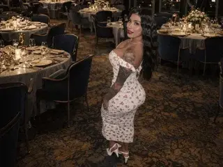 Sarahsstonne  live sex cam