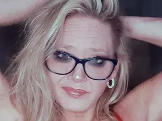 HaleyRenee  live sex cam