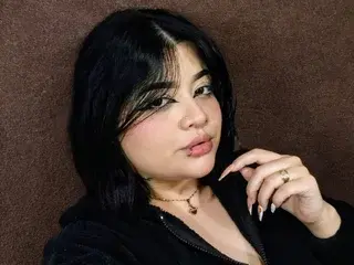 Trixxiiee  live sex cam