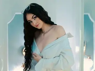 BellaMillers  live sex cam
