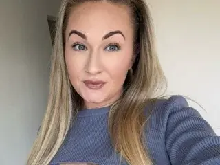 XX_CeeCee_Xx  live sex cam