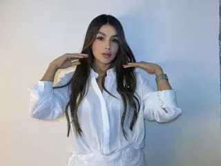HollyBrensone  live sex cam