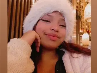CharlotAura  live sex cam