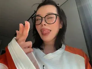 MollyShmolly  live sex cam