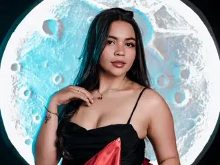 Kimdeviinne  live sex cam