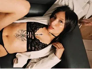 Mia_collens19  live sex cam