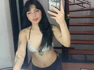 DaniOjeda  live sex cam