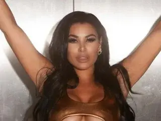 OliviaBerzincBabestation  live sex cam