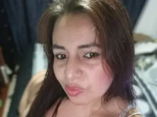 InnanaBelby  live sex cam
