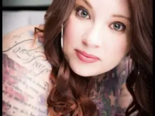 MissTroubleManda  live sex cam