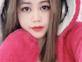 Mon_19xx  live sex cam