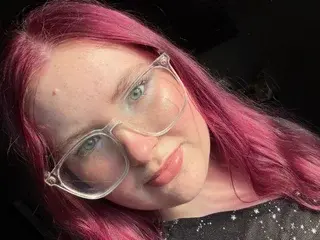Thicktrina69  live sex cam