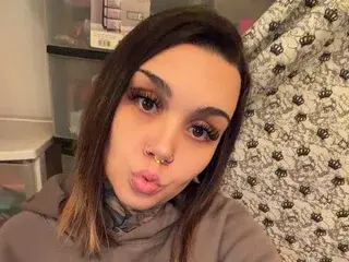 AugustMarie  live sex cam