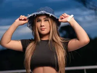 ChannelConnors  live sex cam