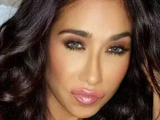 Jasmine300  live sex cam