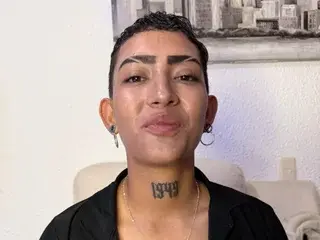 Eri_hott  live sex cam