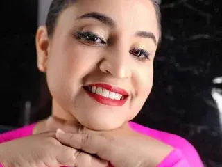 Yaya40  live sex cam