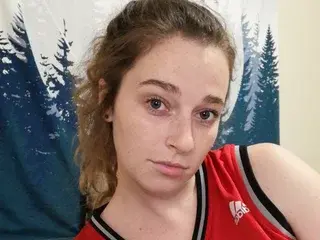 Ceceeee  live sex cam