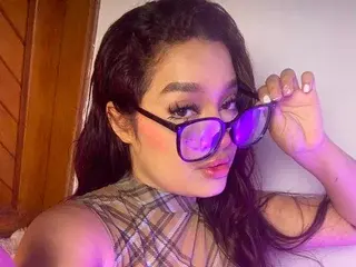 Emily_Harperr  live sex cam