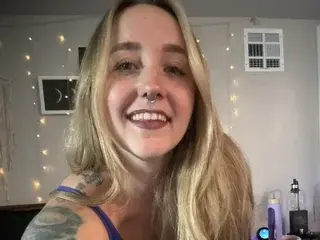 CharlieRayee  live sex cam