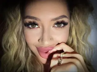 EvaKrystal  live sex cam