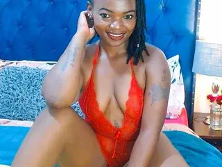 BLACBEAUTIE  live sex cam