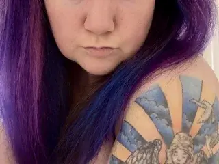 CrystalRivers33  live sex cam