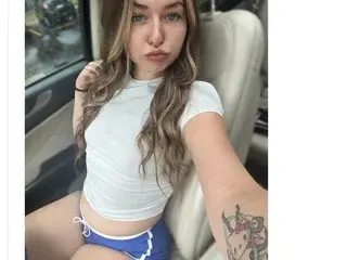 Autumn2704  live sex cam