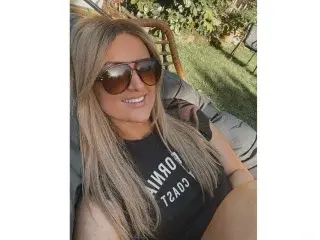 MustangSallyx  live sex cam
