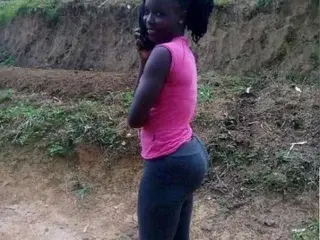 Petite_ebony19  live sex cam