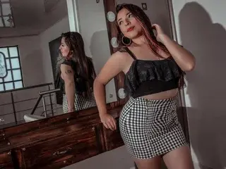 Conie_squirtt  live sex cam