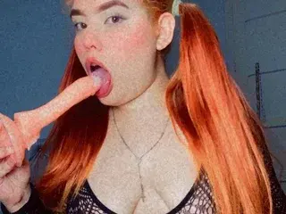 KloeeDirty025  live sex cam